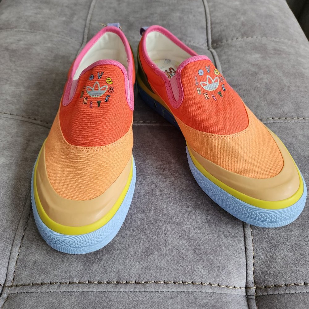 NWT adidas Originals Nizza Slip-On Pride Shoes Size 8